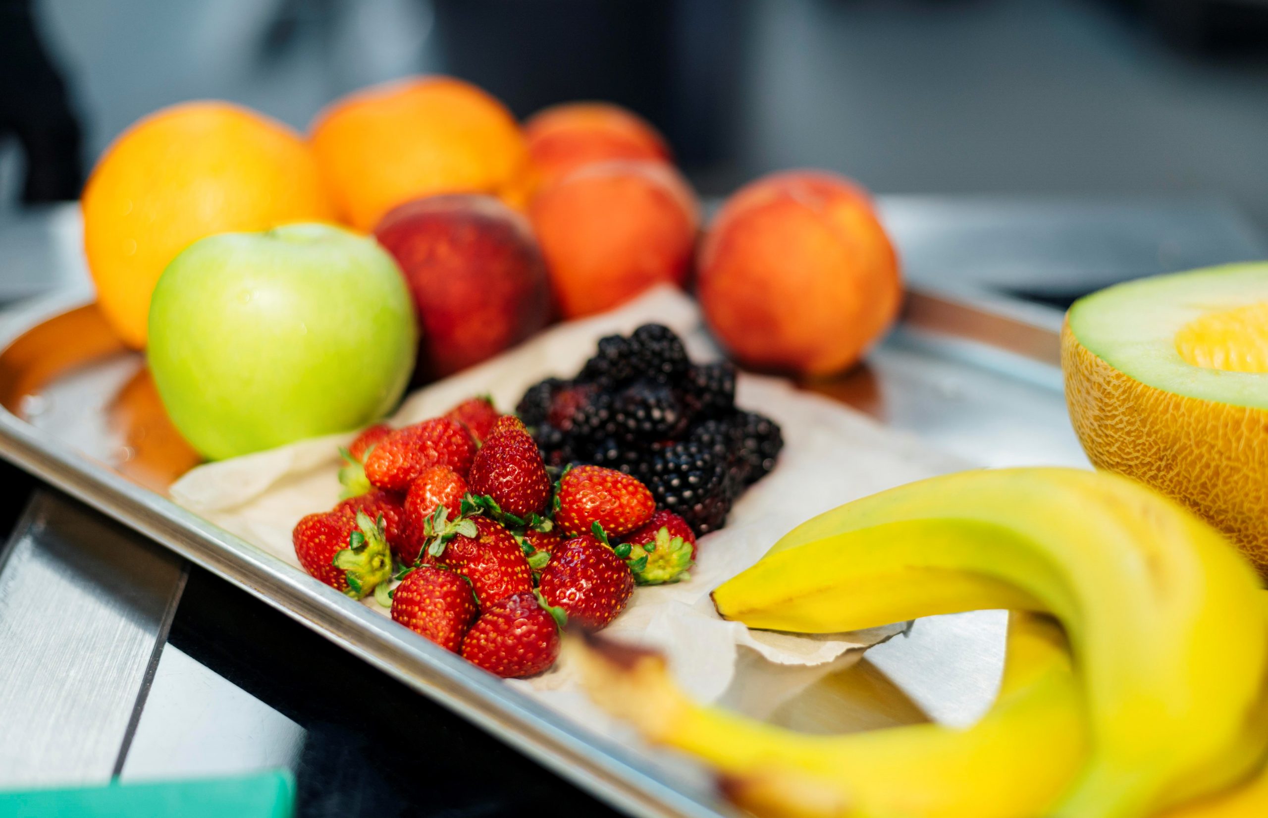 fruit-platter2-FP Fruit platter illustrates blog "Climacteric vs Non-Climacteric Fruit: What Is the Difference?"